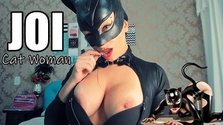 Catwoman Cosplay Lateks ve Yüksek Topuklu Kız JOI Gösterisi