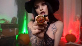 Kurwa z wibratorem w godzinie czarownic - Alissa Noir Halloween