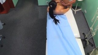Fakehospital Y tá Gets Hơn rồi Massage từ Bác sĩ