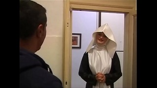 verdraaien Nun Brutale amateur Milfs aftrekken Milf Hardsex Italiaanse pornoster heet Nun amateurs Hete porno anaal