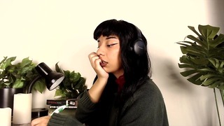 Lofi Beats to Relax Study to Girl Takes Break from Studying