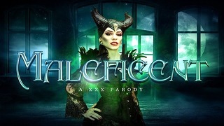 Anna De Ville as Evil Maleficent가 항문 기쁨을 위해 당신을 착취했습니다. Vr 포르노
