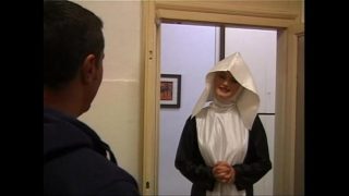 Depravar Nun para una polla valiente