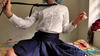 Худенькая школьница снимает униформу для секса Pov - Вики Свон
