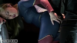 Злі пародії - Supergirl Спокушає Braniac в анальний трах