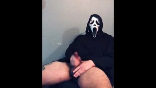 Szpiegowanie Ghostface'a! Przyłapany na masturbacji