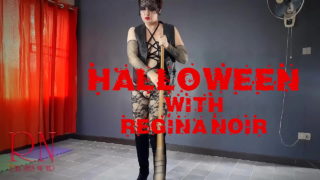 Halloween 2021 Čarodejnica v čiernom sexi obleku. Čierny zajačik Playboy. Regina Noir 2