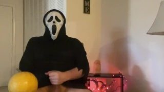 Spookgezicht neukt pompoen voor Casey Becker Halloween!! Schreeuw Xxx parodie