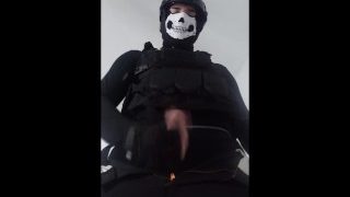 Fantasma Mascarado Cosplayer se masturba de perto
