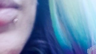 Sissy Brainwash Amsr Whisper Lattice Femdom Padrona tatuata con capelli arcobaleno, Suicide Girl, schiava dominata