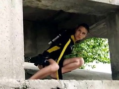 Sexy Lara Croft Cosplay Slideshow