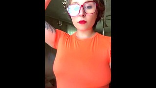 Velma cosplay try on