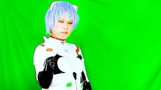 Cosplay Rei Ayanami Moves in Silence – Only the Sound of Her Suit