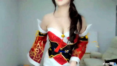 Sexy Ahri Cosplay dancing