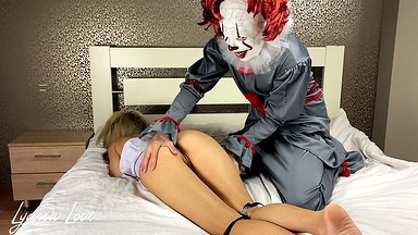 A Scary Clown Received a Sexy Gift for Halloween🎃