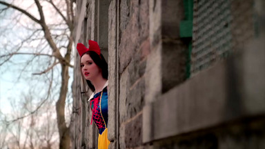 Evil Queen Bianca Beauchamp Makes Hazel Moore Squirt – Snow White Porn Cosplay Parody