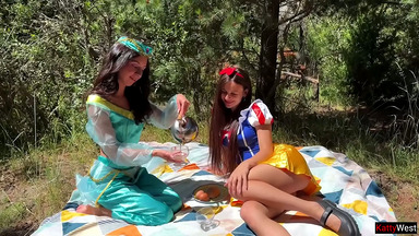 Disney Princesses Jasmine and Snow White Get Fucked in the Woods by Rough Guys – Kissing and Cum Swapping